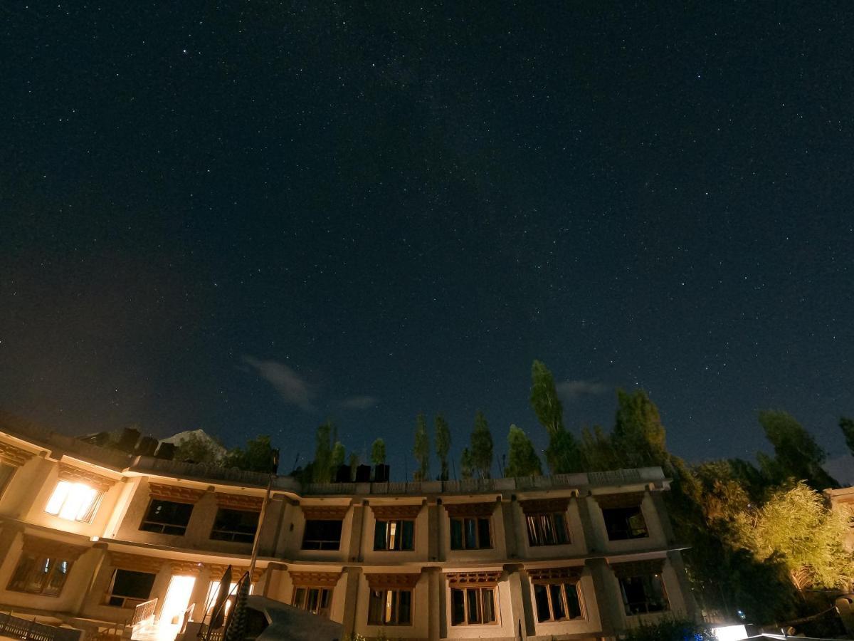 Cho Palace Leh Bagian luar foto