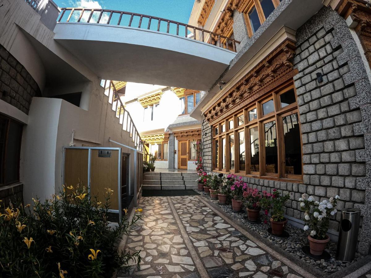 Cho Palace Leh Bagian luar foto
