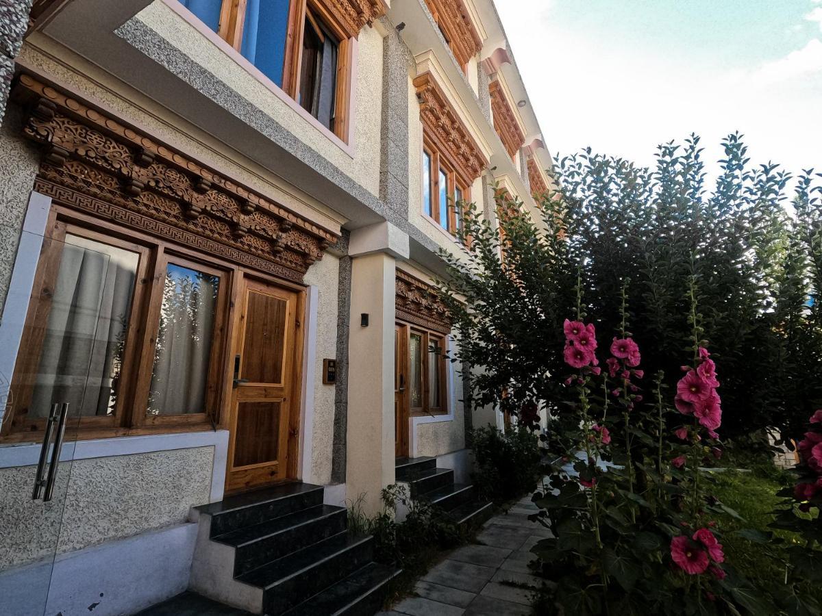 Cho Palace Leh Bagian luar foto