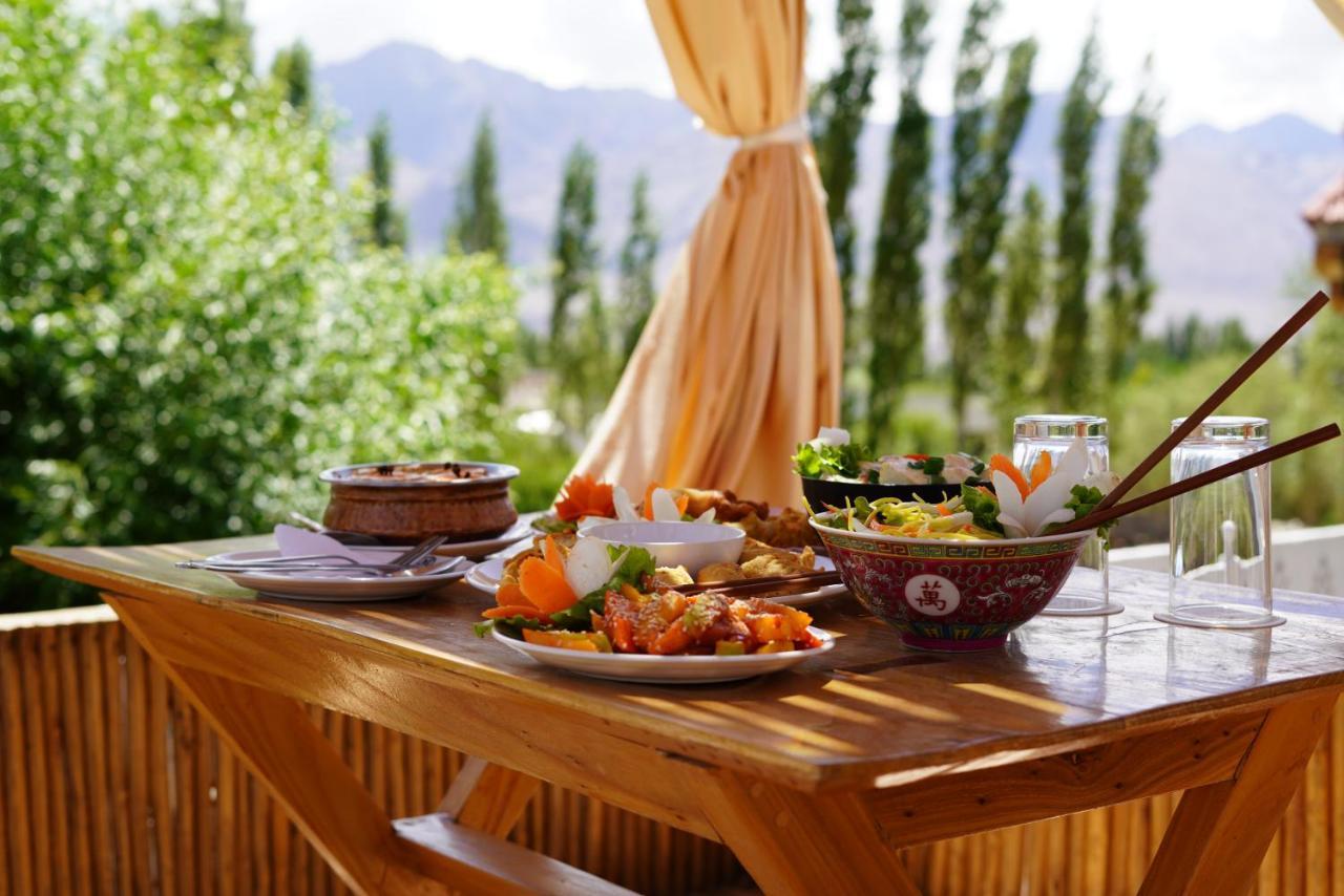 Cho Palace Leh Bagian luar foto